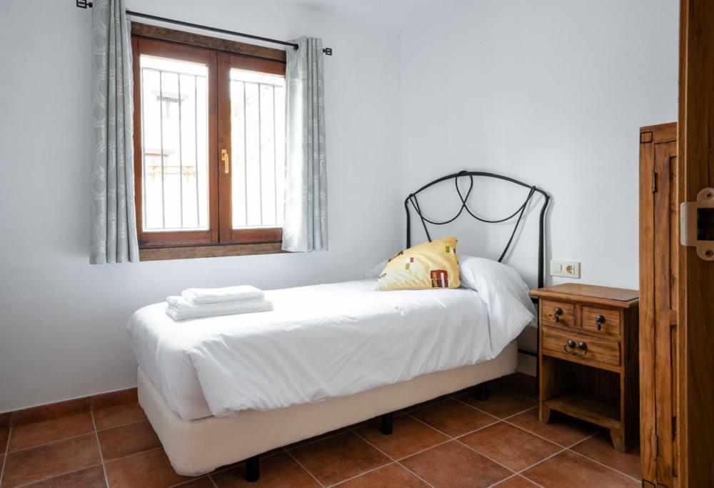 Hostal Antiguo Hospital Linares de Mora Eksteriør bilde