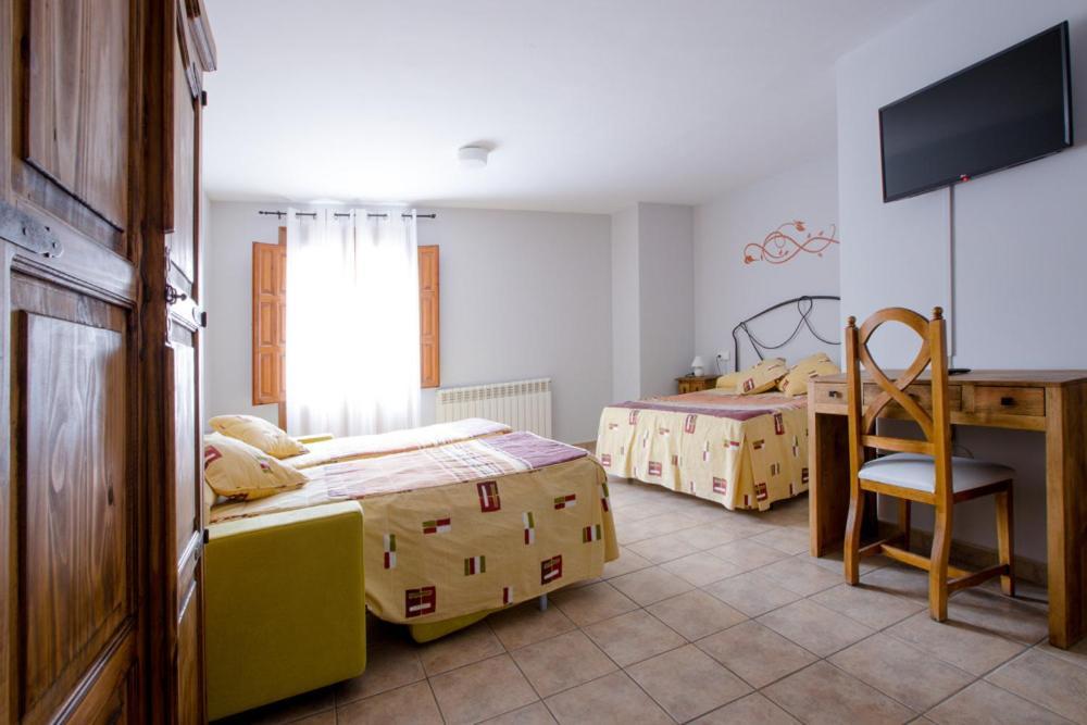 Hostal Antiguo Hospital Linares de Mora Eksteriør bilde