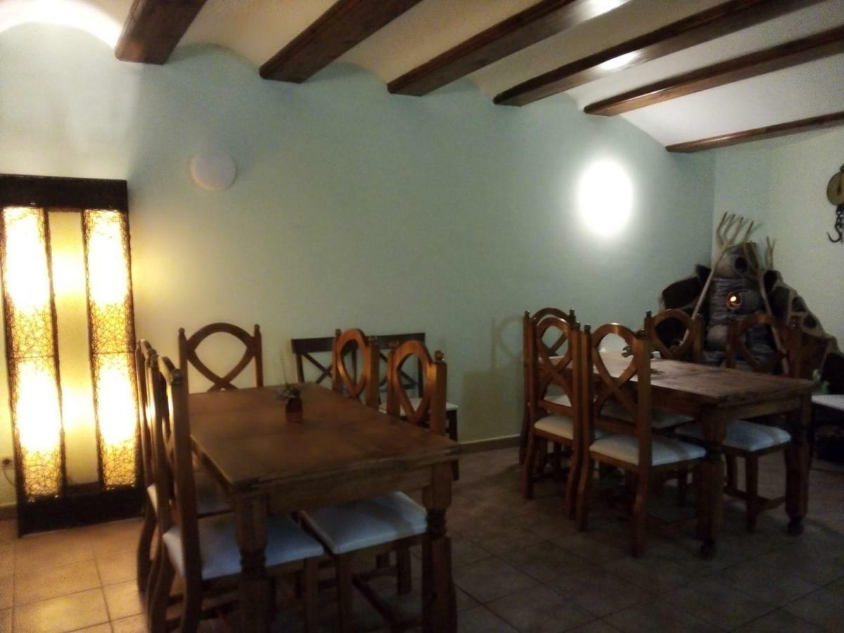 Hostal Antiguo Hospital Linares de Mora Eksteriør bilde